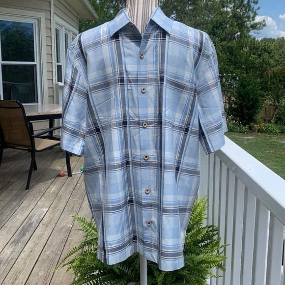 TOMMY Bahama Silk Casual Button Down Shirt Size medium - Picture 3 of 8